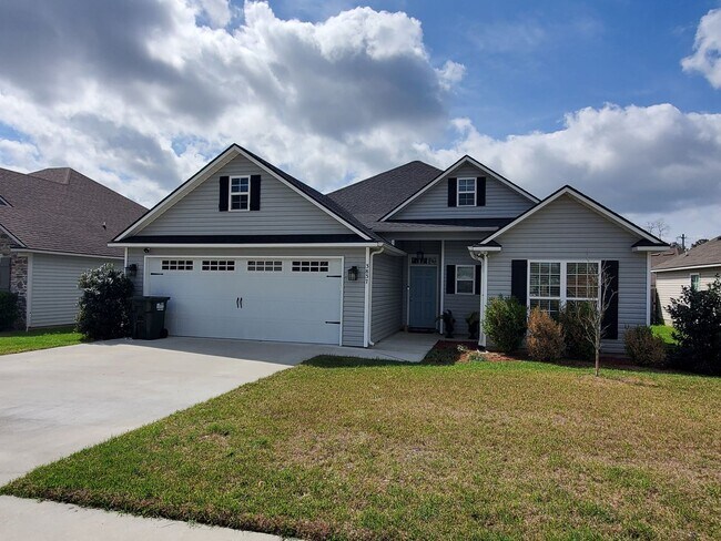 Building Photo - Welcome to Your Dream Home near Moody Airf...