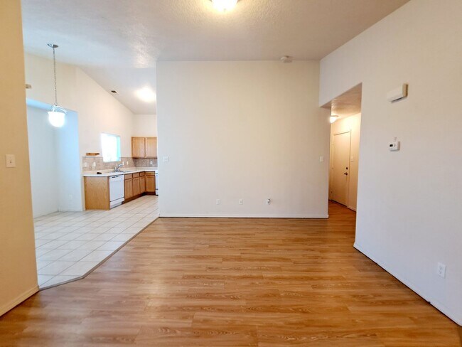 Foto del edificio - Cute 3 bed, 2 bath home in Huning Ranch