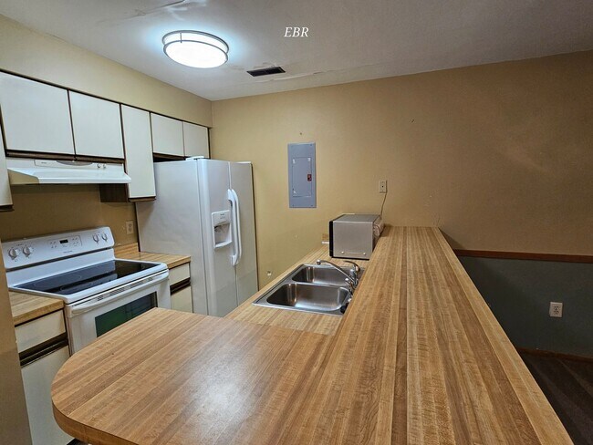 Foto del edificio - 4466 Little River Inn Ln