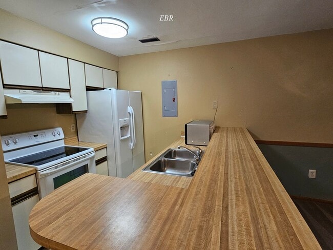 Building Photo - 4466 Little River Inn Ln