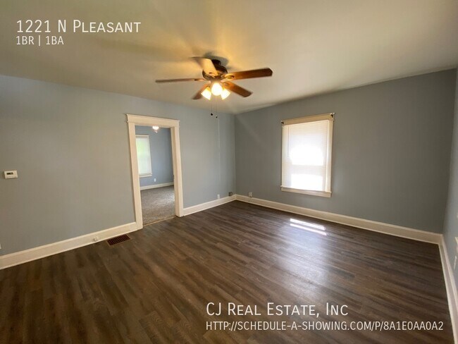 Foto del edificio - 1221 N Pleasant St