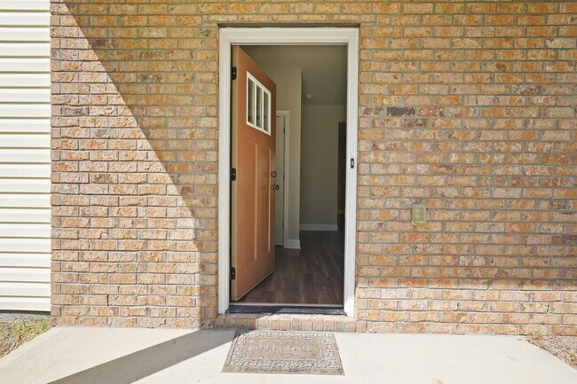 Foto del edificio - 508 Potter Stone Square