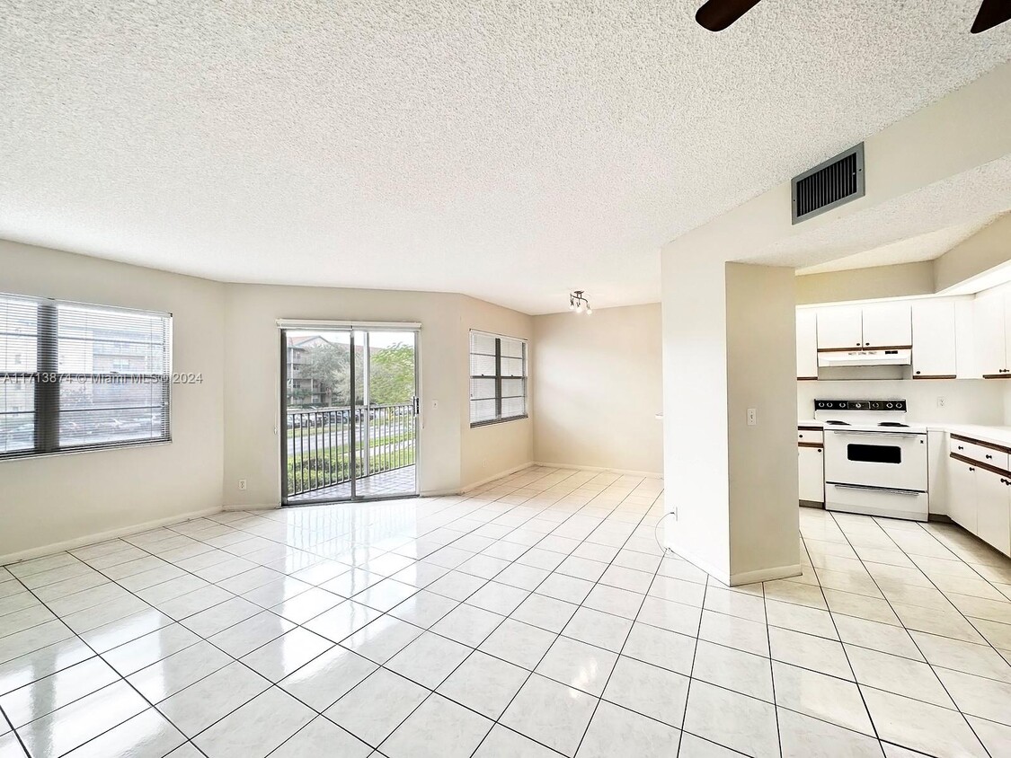 Foto principal - 12500 SW 5th Ct