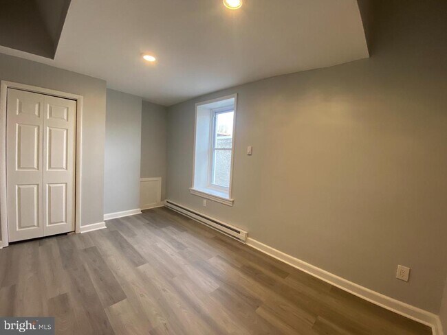 Foto del edificio - 21 E Price St