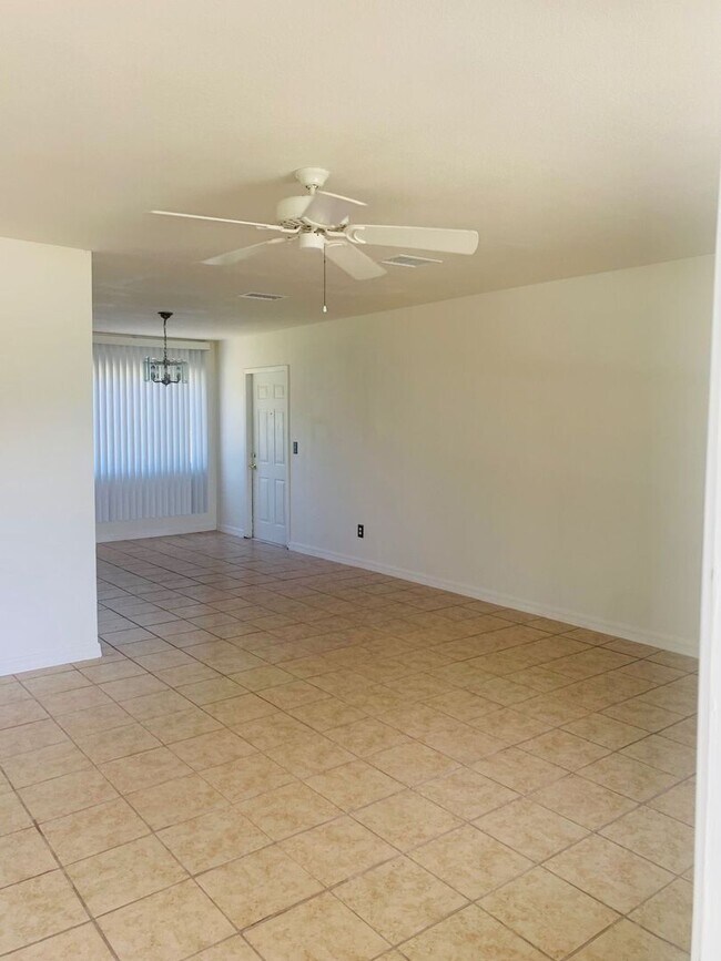 Building Photo - VERO BEACH HIGHLANDS