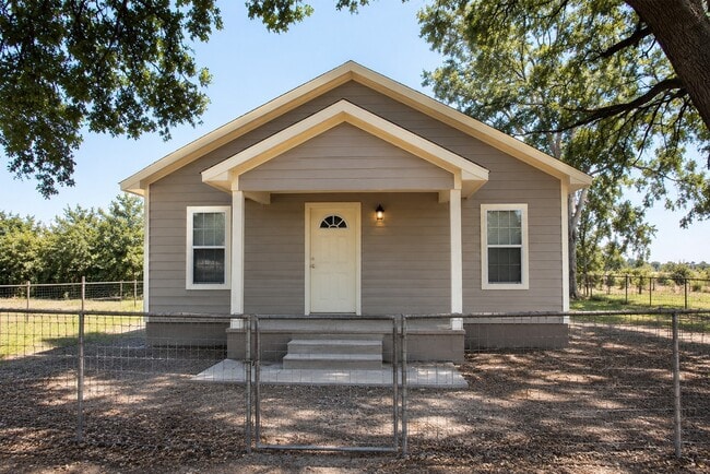 Foto del edificio - 7729 Farm to Market Rd 1301
