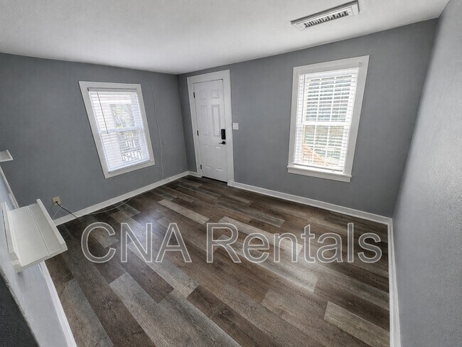 Building Photo - 539 Paines Ave NW