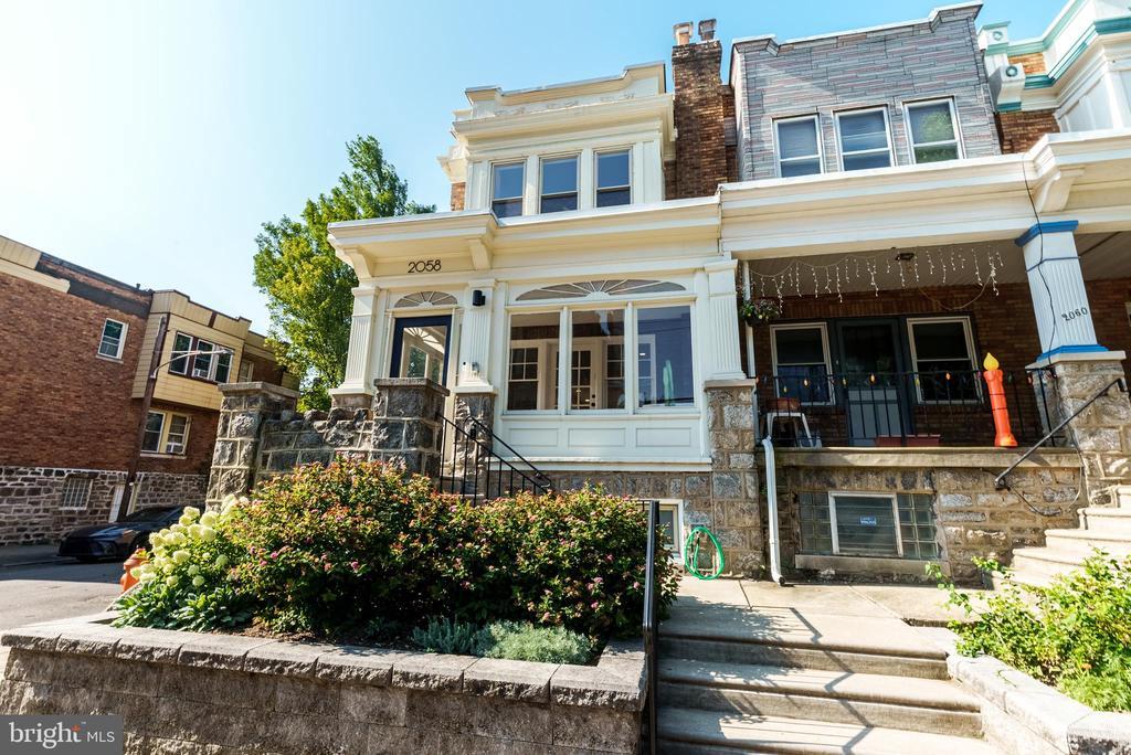 Foto principal - 2058 Poplar St