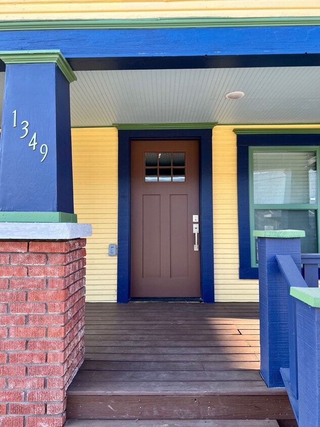 Building Photo - 1349 E Haskell St