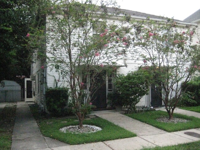 Building Photo - 7830 Hampson St