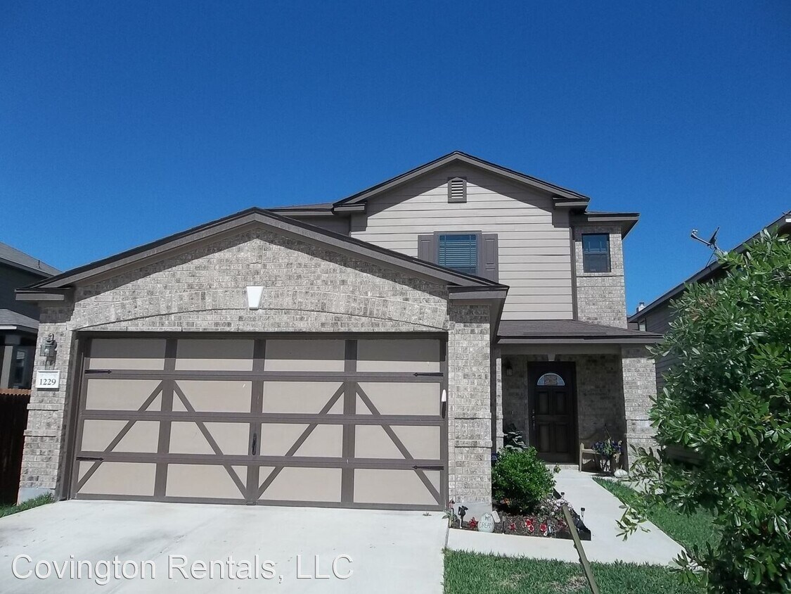 Foto principal - 4 br, 2.5 bath House - 1229 Lonesome Oak Dr