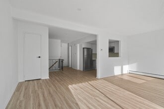 Building Photo - 4017 Hudson Ave