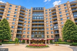 Building Photo - 8380 Greensboro Dr