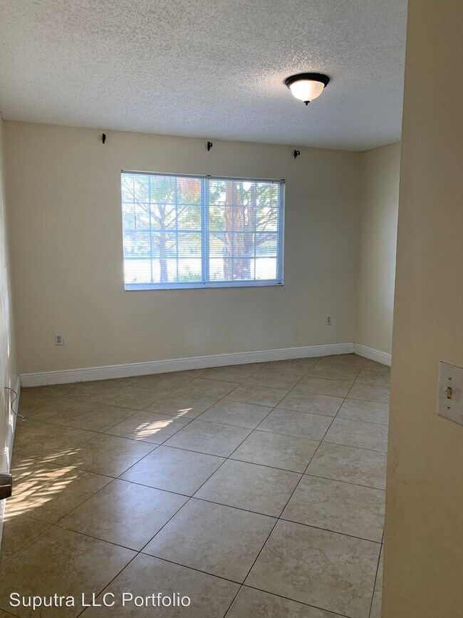 Building Photo - 5071 Wiles Rd