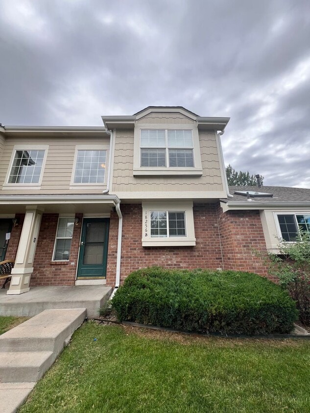 Primary Photo - 2-Story Townhome for Rent in Quail Run
