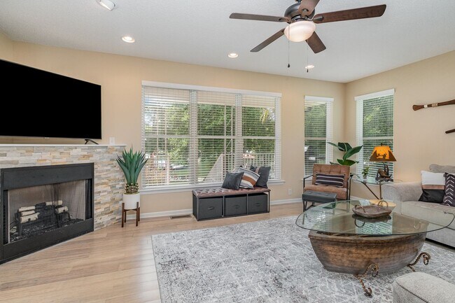 Building Photo - Waterfront– Fully Furnished on Lake Norman...