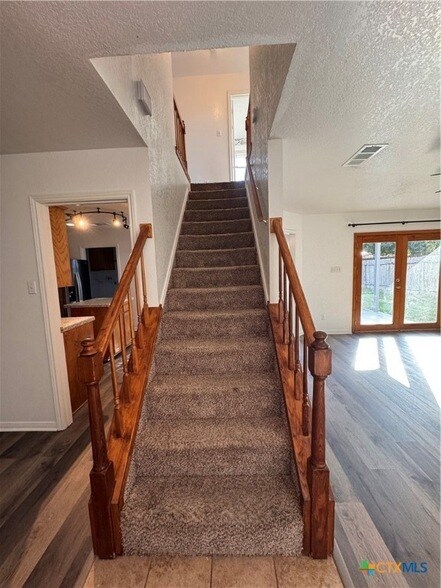 Building Photo - 609 Man O War Dr