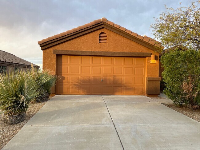 Building Photo - Beautiful Modern New 3Bdm 2Ba Home, Easy A...