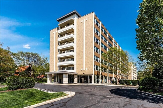 Building Photo - 3965 N Meridian St