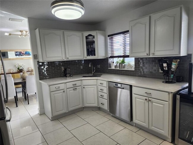 Building Photo - 9700 SW 16th Ct
