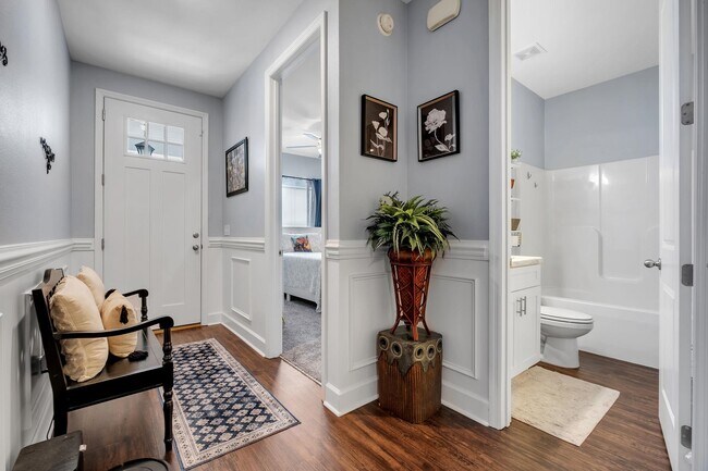 Foto del edificio - 4354 Bottle Brush Ln