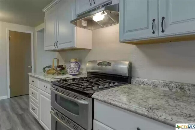 Foto del edificio - 422 E Robin Ln