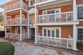 Building Photo - 885 Briarcliff Rd NE