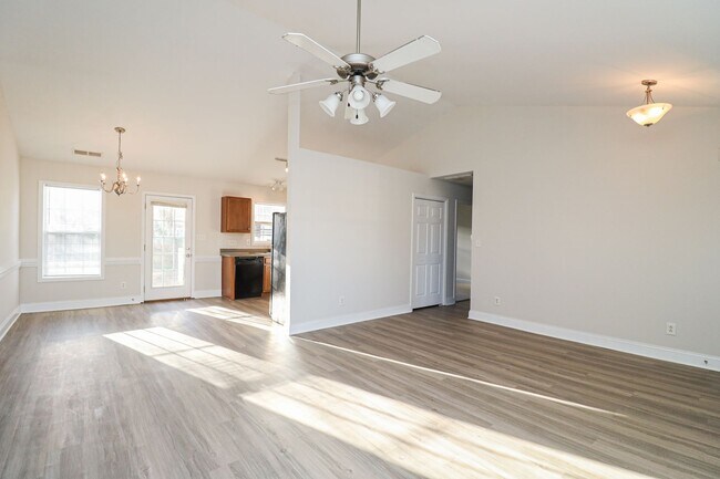 Foto del edificio - (Coming Soon) Charming 3 Bedroom Ranch in ...