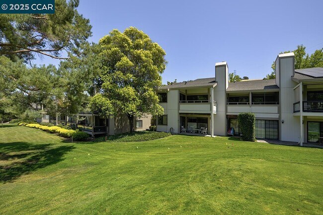Building Photo - 3377 Rossmoor Pkwy