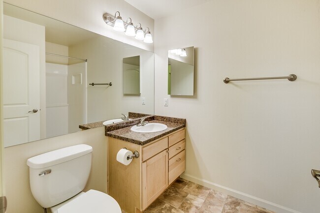 El baño Knik A - The Residences at Northwood LLC