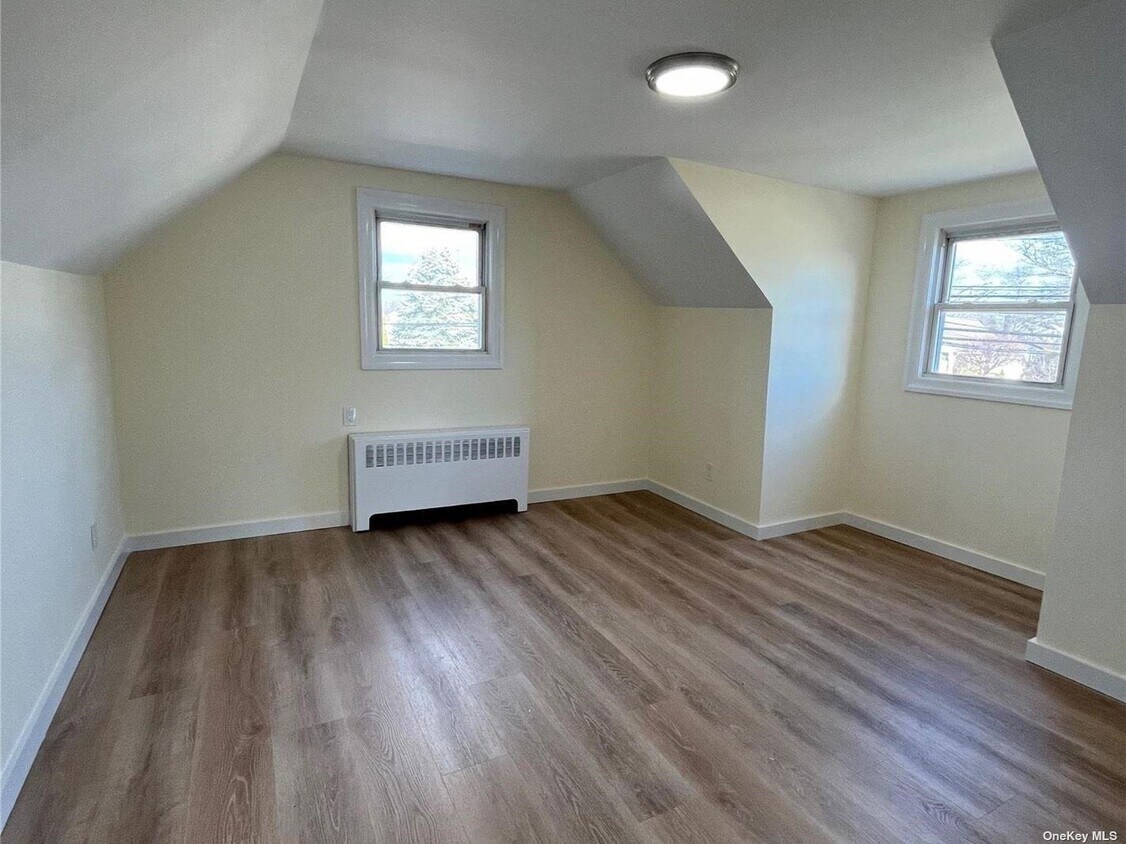 Foto principal - 833 N Central Ave