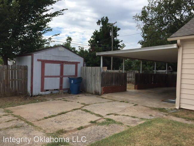 Building Photo - 3 br, 2 bath House - 400 W. 2nd Street