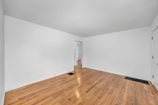 Building Photo - 2324 Langdon Farm Rd