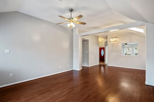 Building Photo - 2923 Goldspring Ln