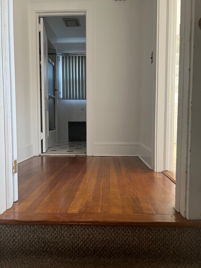 Foyer - 80 Lincoln Ave E