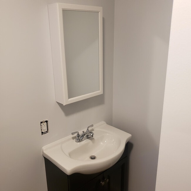 Foto del edificio - 6841 Greismer Ave
