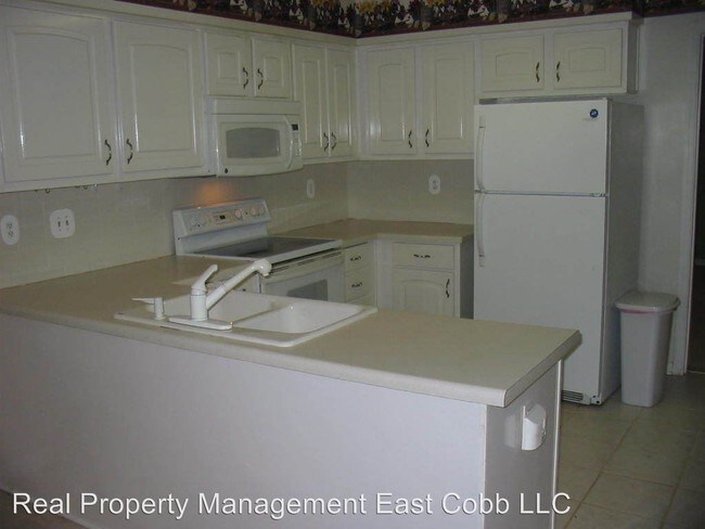 Building Photo - 1359 Christiana Dr