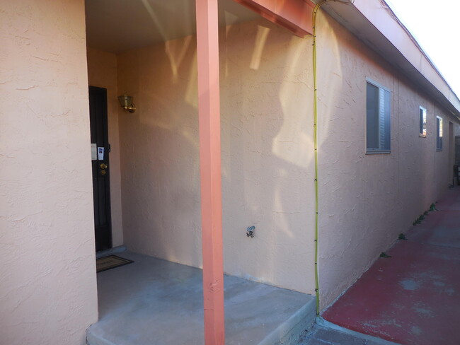 Building Photo - 3110 Isla Marino St