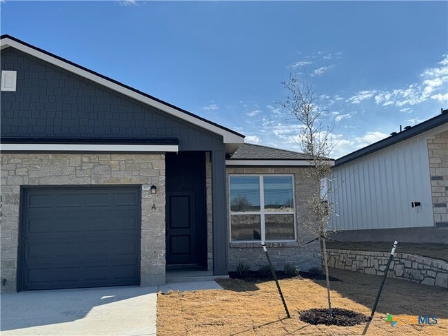 Building Photo - 3900 American Elm Dr