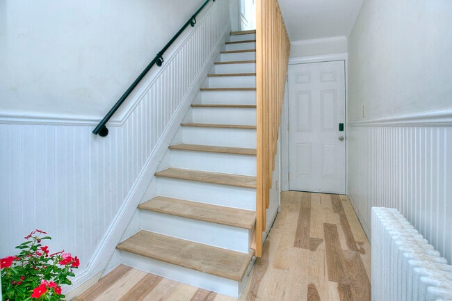 Building Photo - 115 Wilton Rd