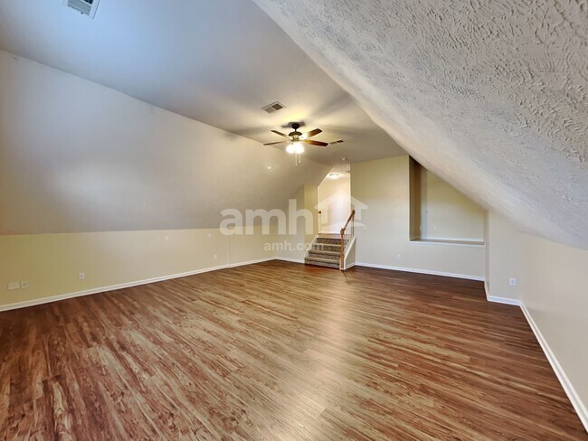 Building Photo - 408 Landons Circle