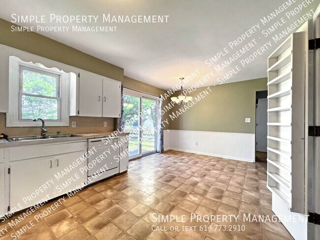 Building Photo - Nice 2 Bed 1 Bath Duplex in Allendale