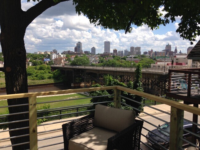 ¡Terraza con vistas! - 516 E Glover Ave