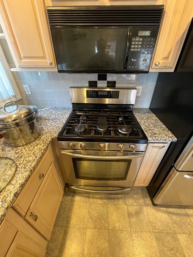 Foto del edificio - 112 Boston Ave