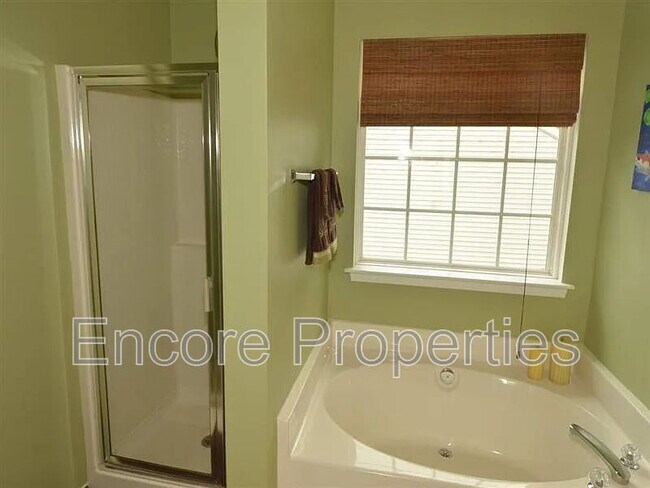 Foto del edificio - 6225 Saybrooke Dr