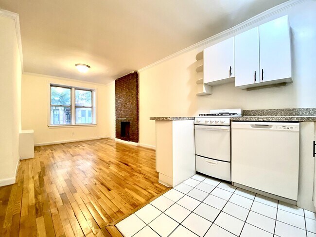 Foto del edificio - 427 E 83rd St