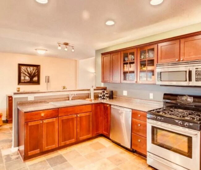 Building Photo - Great location *4Bed*1.5Bath* Northeast Mi...
