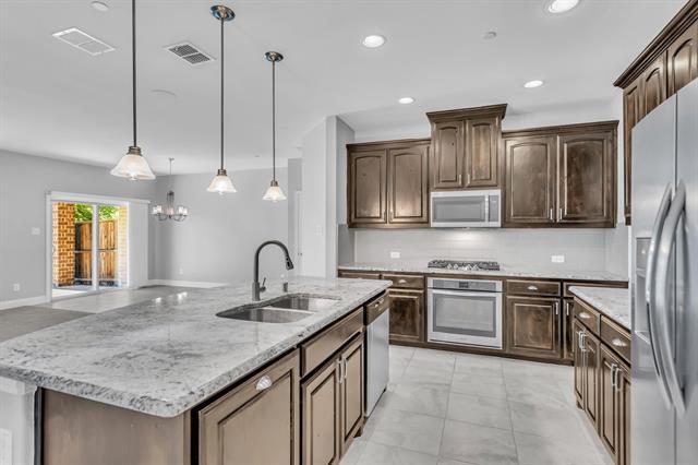 Foto del edificio - 1241 Wiltshire Dr