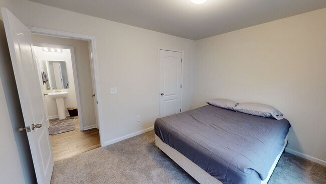 Foto del edificio - Pet Friendly 2023 Build in Convenient Location!