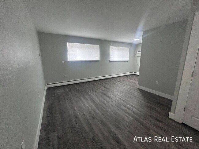 Foto del edificio - 551 S Fairfax St